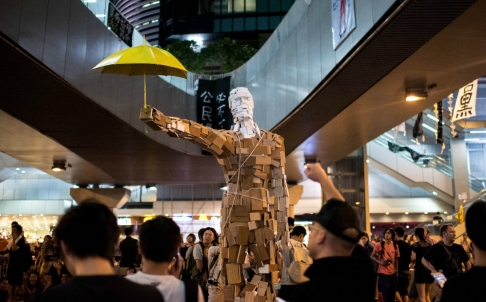 Hong Kong Protest Art Still Stands, Protected by Art Guardians (5)