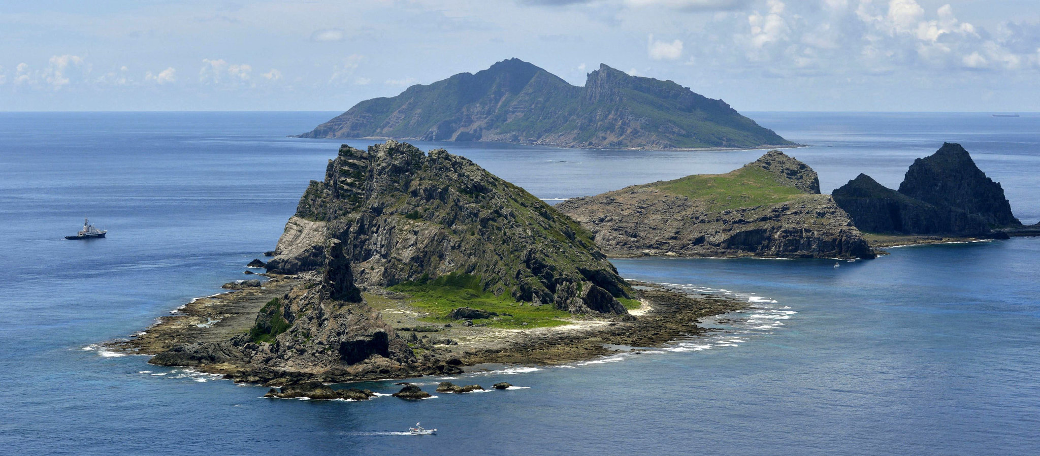 Chinese and Japanese Leaders Publicly Admit Each Other's Claims to East China Sea