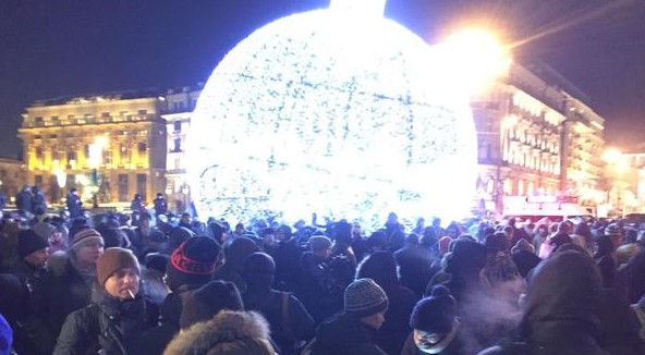 Thousands of Russian protesters in Moscow No Putin no war